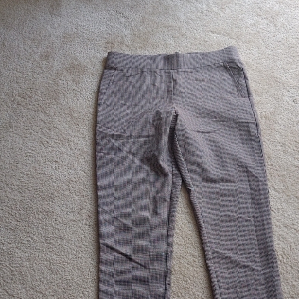 Brown/tan mini houndstooth slim leg pants
